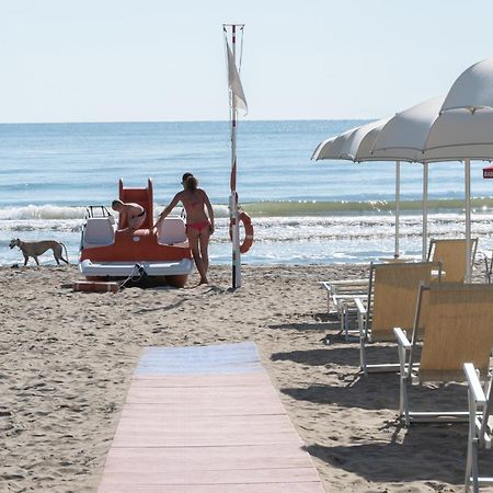 Hotel Baltic Alba Adriatica Kültér fotó